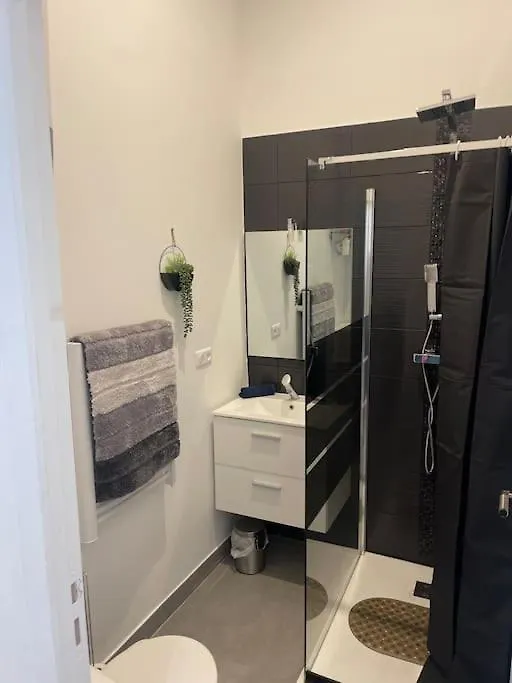Joli Studio Maisonnette Avec Cachet Toulouse 0*,